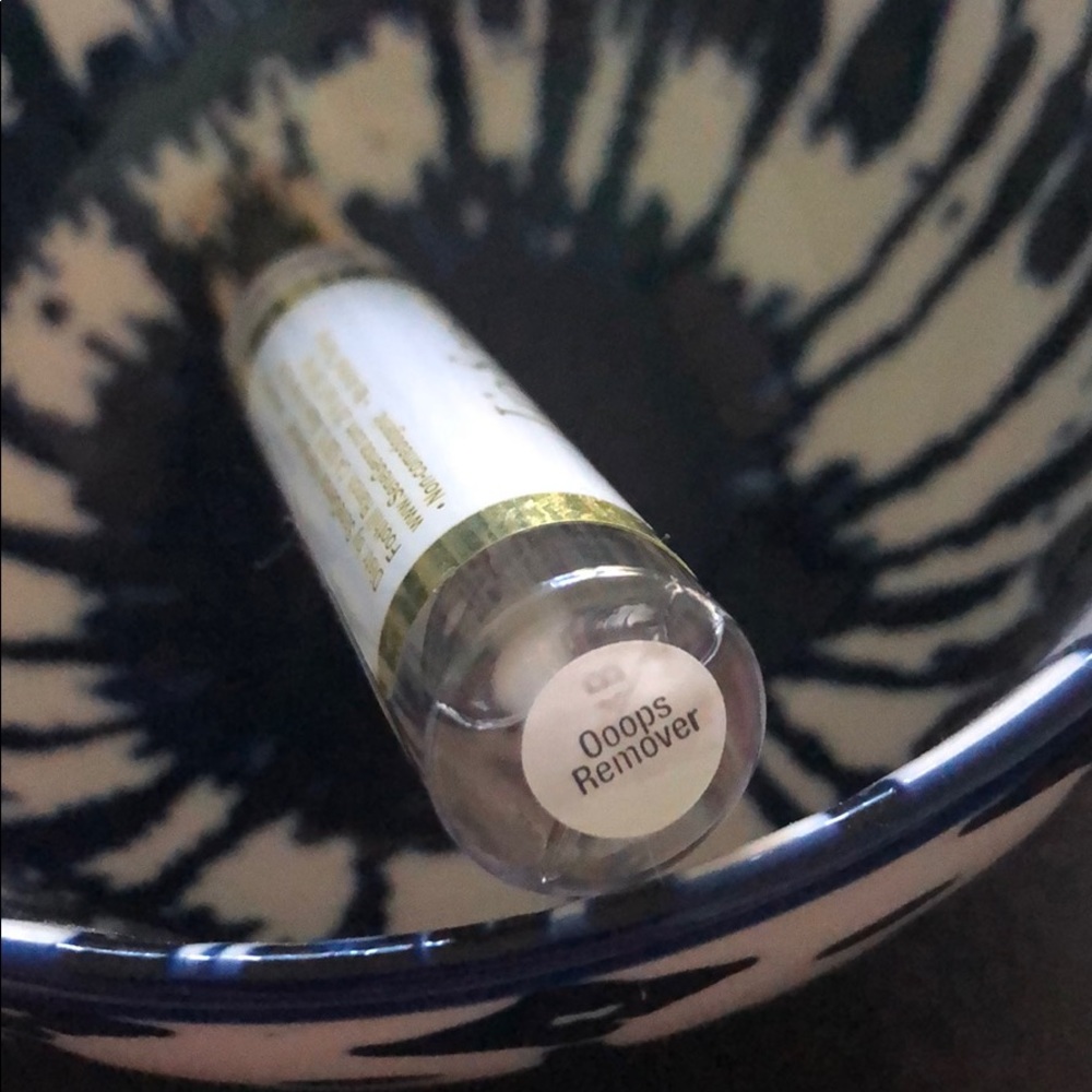 Oops removed lipsense